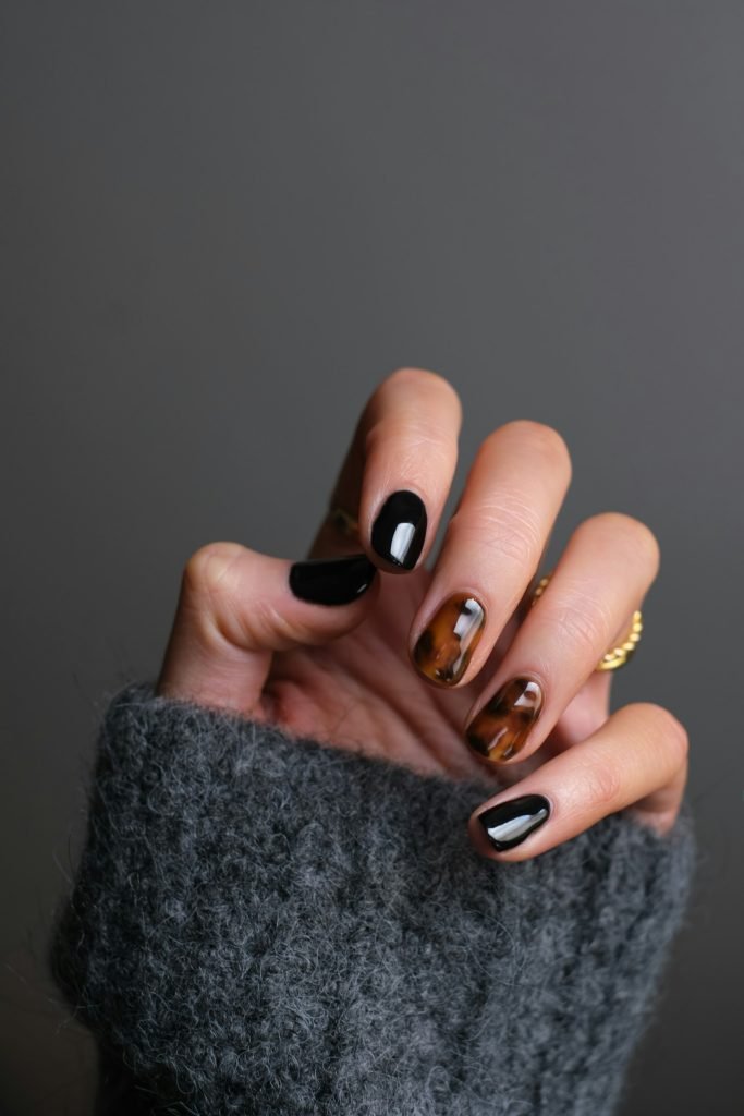 Elegant dark polished nails